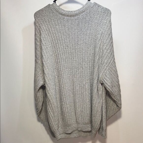 Bill Blass Textured Gray Crewneck Sweater - Picture 1 of 8